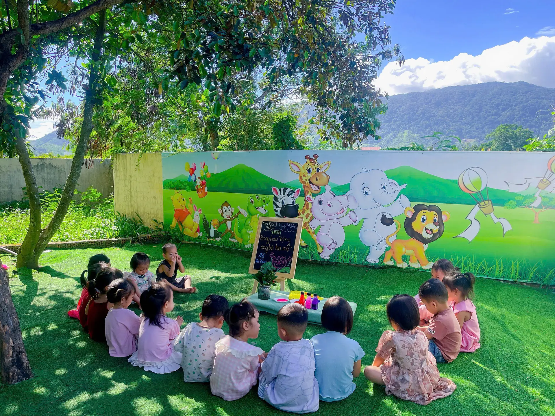 Buổi học ngoài trời, núi Chư Yang Sin